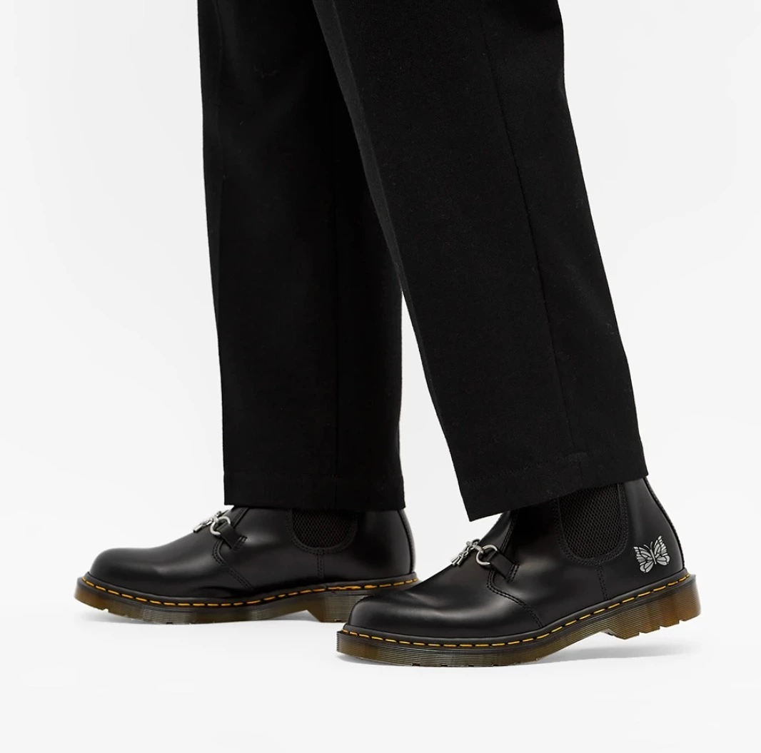 Dr. Martens Dr Martens | Unisex Street Style Logo Boots 6 Dr. Martens Dr Martens | Unisex Street Style Logo Boots - Image 4