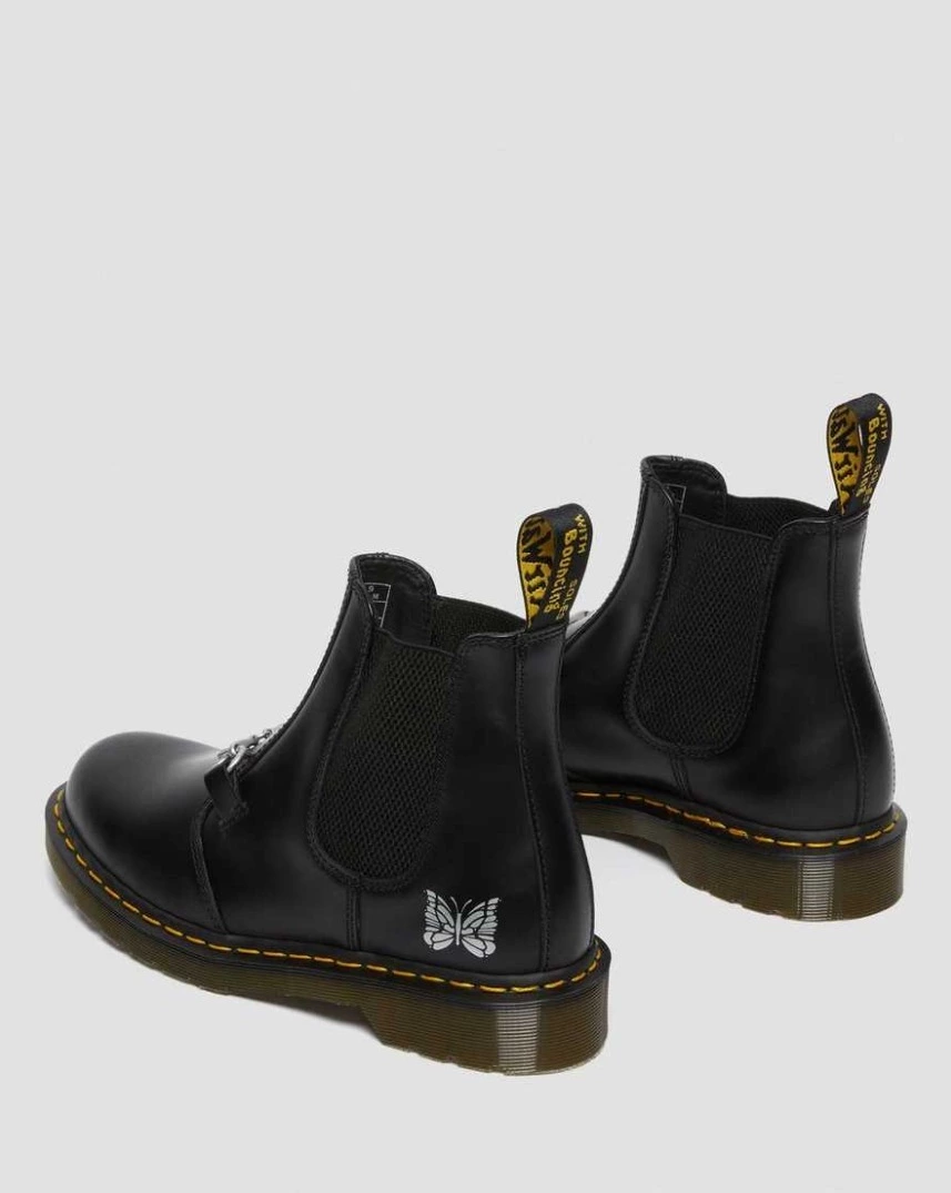Dr. Martens Dr Martens | Unisex Street Style Logo Boots 19 Dr. Martens Dr Martens | Unisex Street Style Logo Boots - Image 17