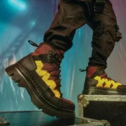 Dr. Martens Dr Martens | Plain Leather Logo Chukkas Boots -Dr. Martens Shop org 302