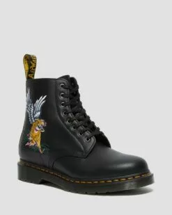 Dr. Martens Dr Martens | Skull Plain Toe Unisex Street Style Leather Boots
