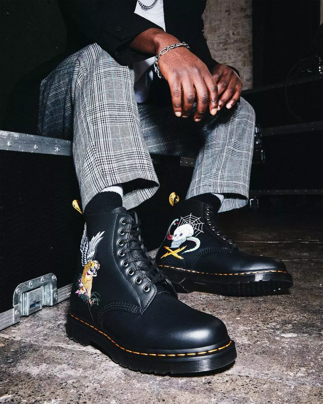 Dr. Martens Dr Martens | Skull Plain Toe Unisex Street Style Leather Boots 4 Dr. Martens Dr Martens | Skull Plain Toe Unisex Street Style Leather Boots - Image 2
