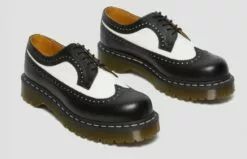 Dr. Martens Dr Martens | Unisex Street Style Oversized Logo Oxfords 15 Dr. Martens Dr Martens | Unisex Street Style Oversized Logo Oxfords -Dr. Martens Shop org 823